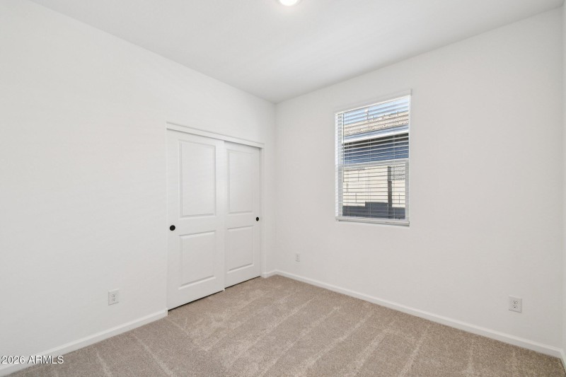 18-web-or-mls-W Tamarisk Ave-S1403-018