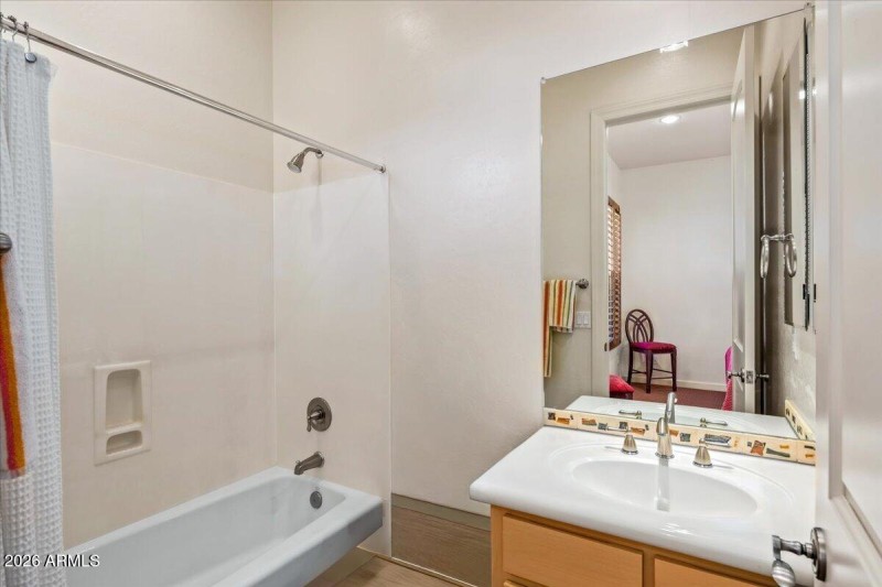 38-Ensuite 2 Bath