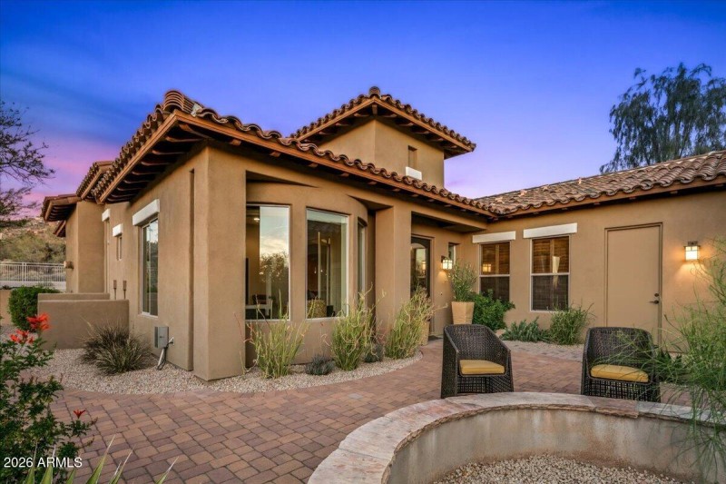 06-Front Court Yards