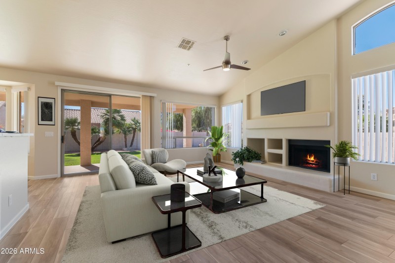 7_10023 e janice way-5-vs