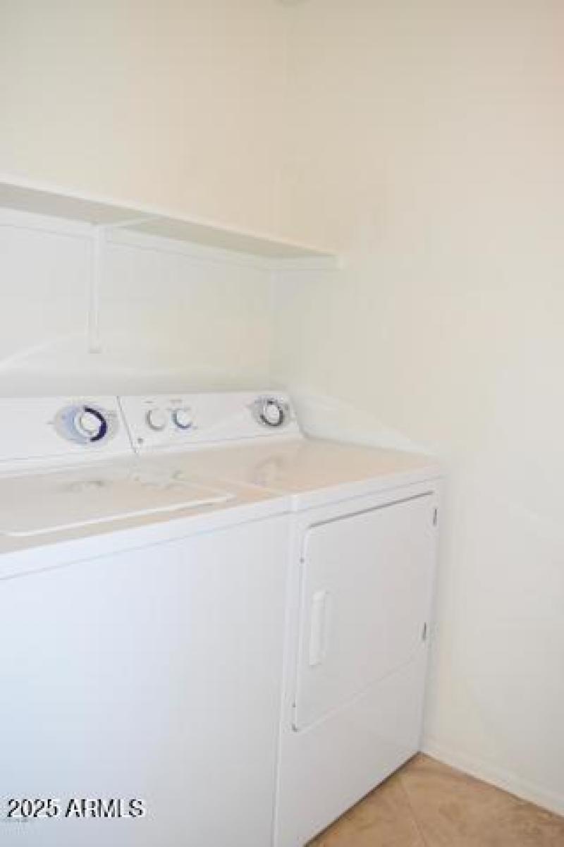 Full size laundry room