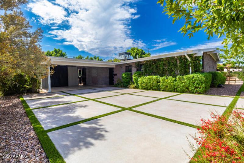 6845 E Earll Driveway Turf