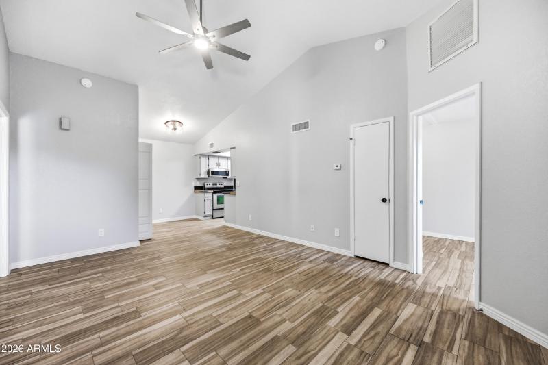 6-5136EES1051-ocupix-