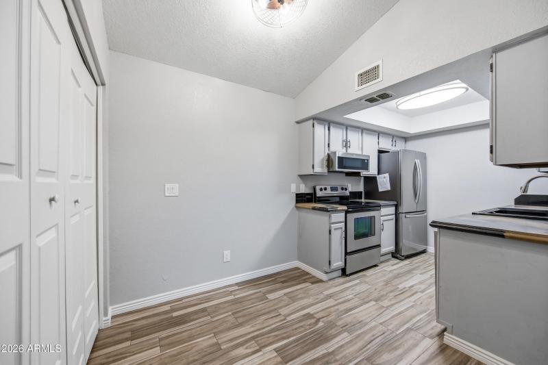 7-5136EES1051-ocupix-