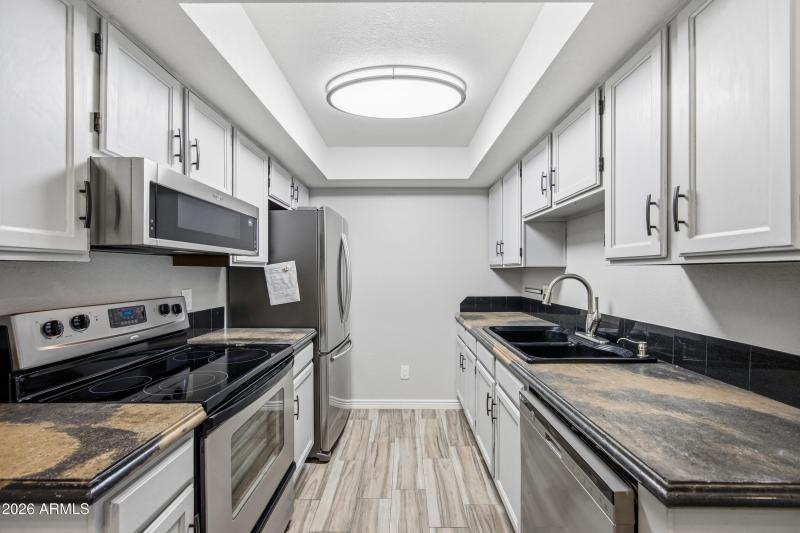 9-5136EES1051-ocupix-