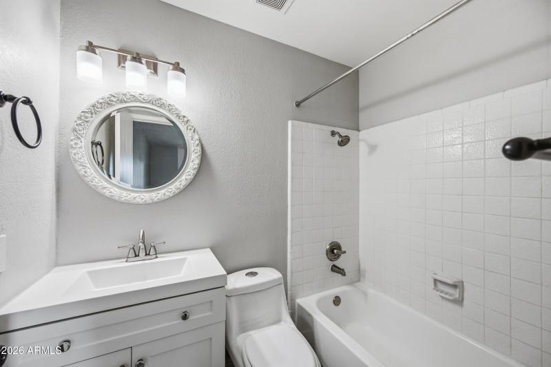 18-5136EES1051-ocupix-