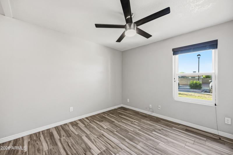 21-5136EES1051-ocupix-