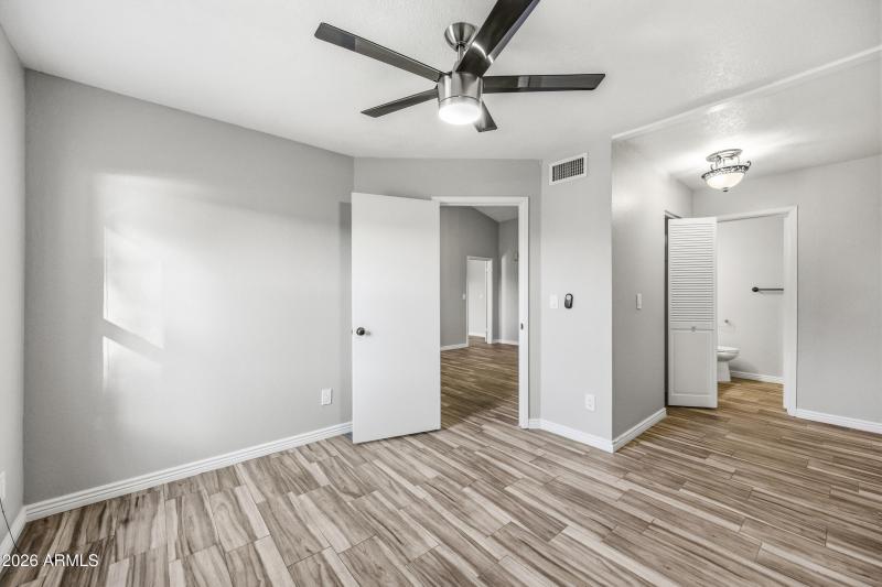 22-5136EES1051-ocupix-