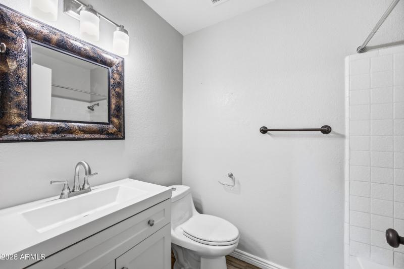 24-5136EES1051-ocupix-