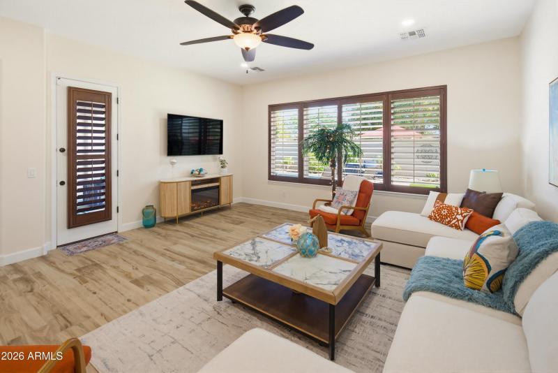 15817 W Bonitos Dr-35