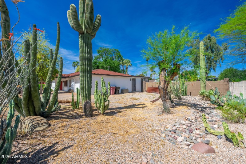 6830 E Paradise Pkwy - 02