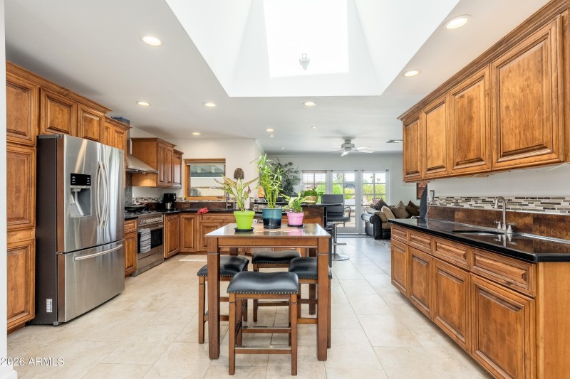 6830 E Paradise Pkwy - 09