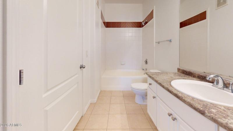 6900-E-Princess-Dr-Unit-2600-Bathroom 1