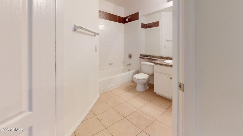 6900-E-Princess-Dr-Unit-2600-Bathroom