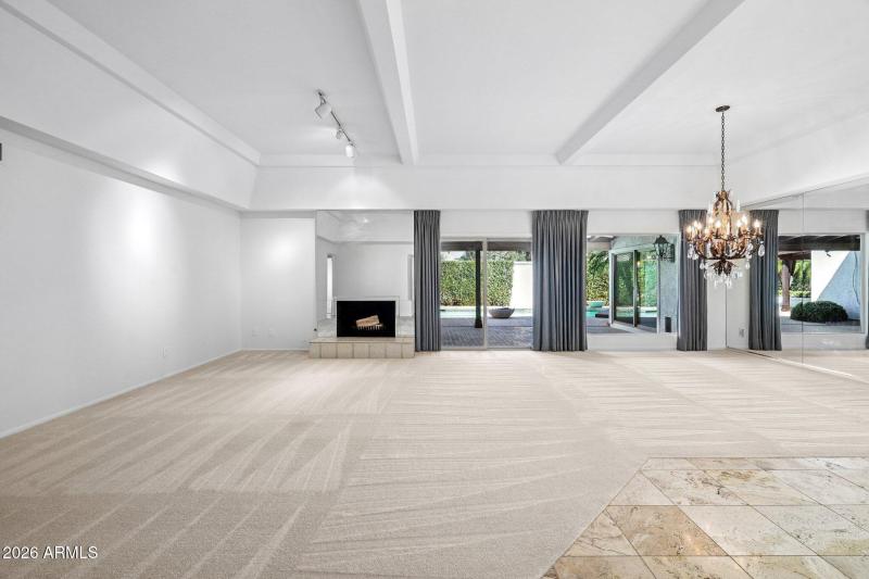 6-web-or-mls-E Solano Dr-L1403-006