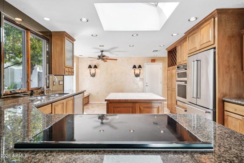 21-web-or-mls-E Solano Dr-L1403-021