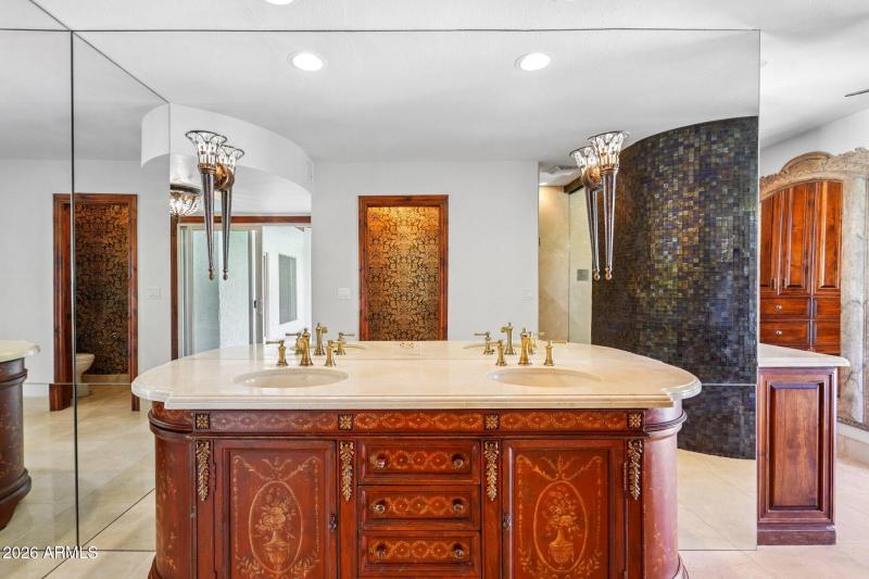 43-web-or-mls-E Solano Dr-L1403-043