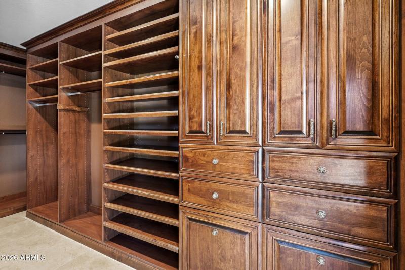 47-web-or-mls-E Solano Dr-L1403-047