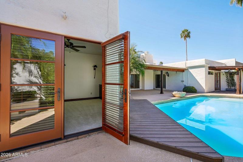 72-web-or-mls-E Solano Dr-L1403-072