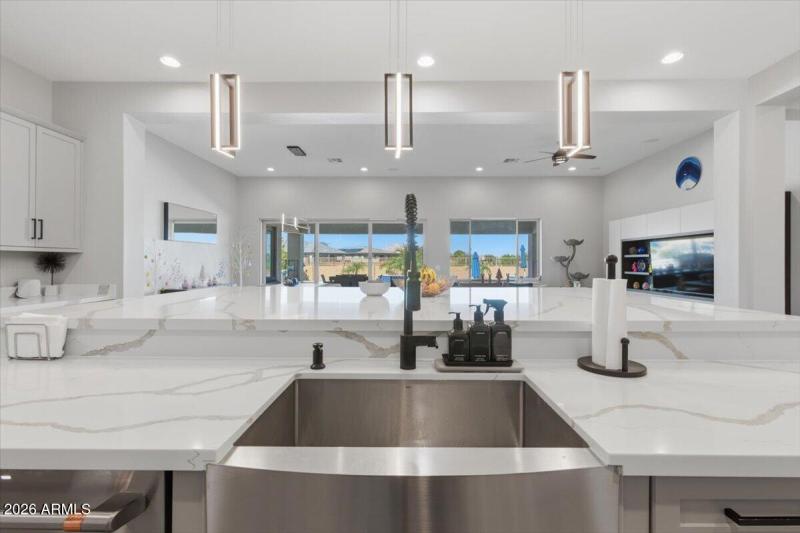 19-22836 E Via Las Brisas