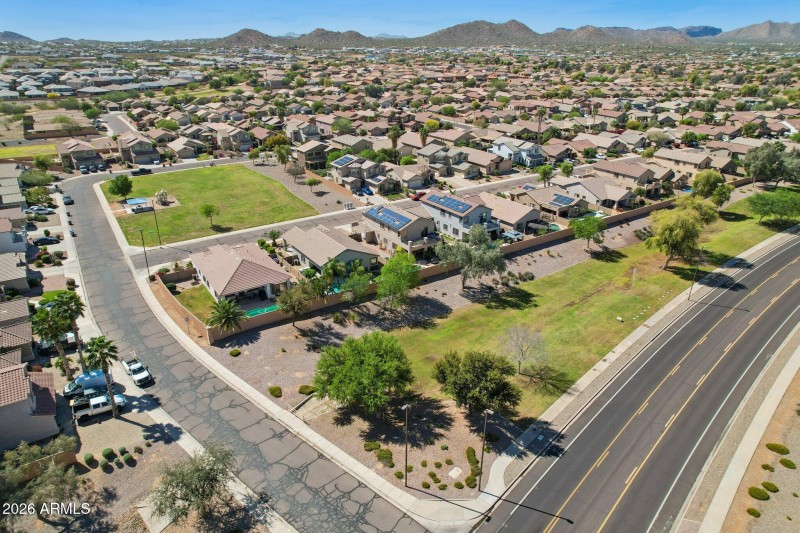 53-web-or-mls-W Goldmine Mountain Dr-S15