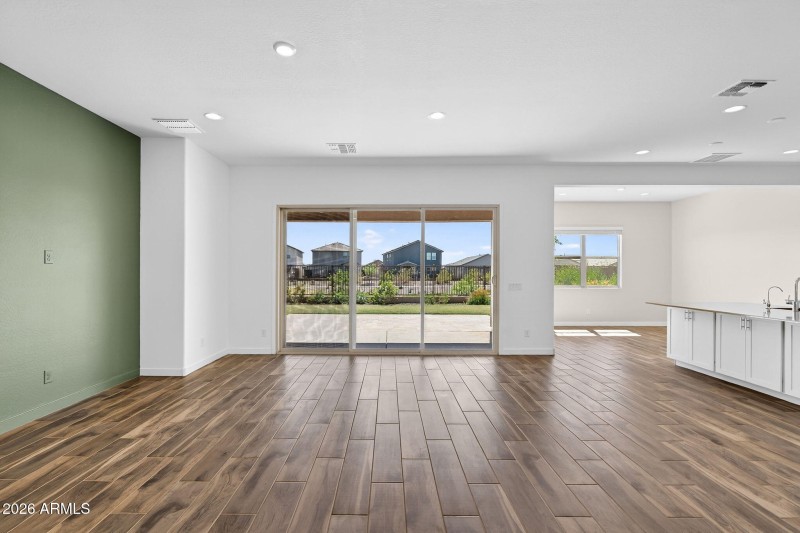 6-web-or-mls-076E Terrel St