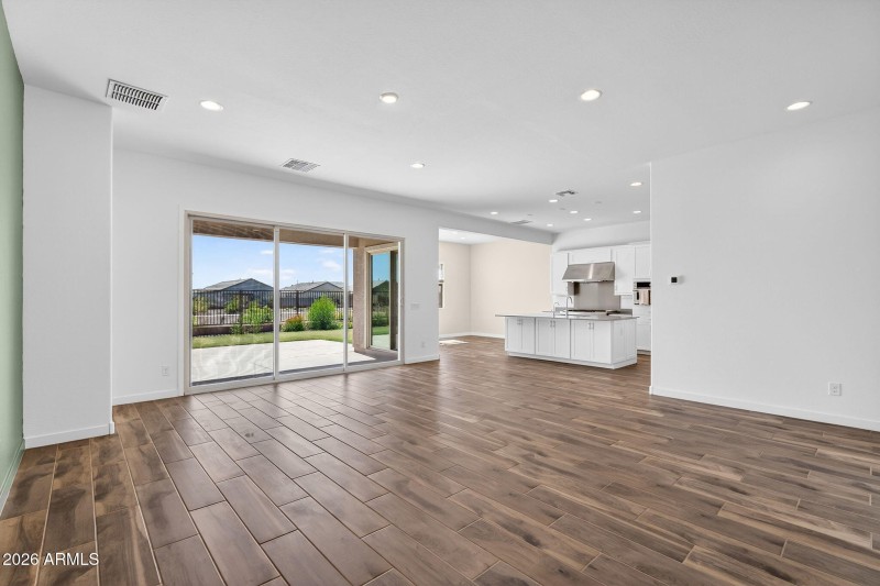 10-web-or-mls-063E Terrel St