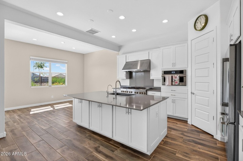 14-web-or-mls-068E Terrel St