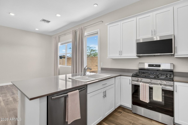 27-web-or-mls-061E Terrel St