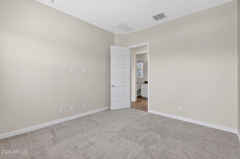 42-web-or-mls-055E Terrel St