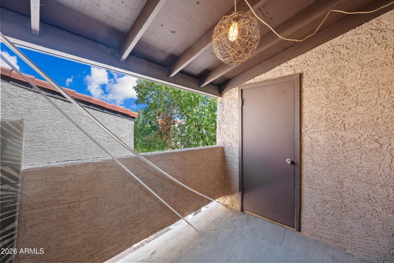 8-5146EOS204-ocupix-