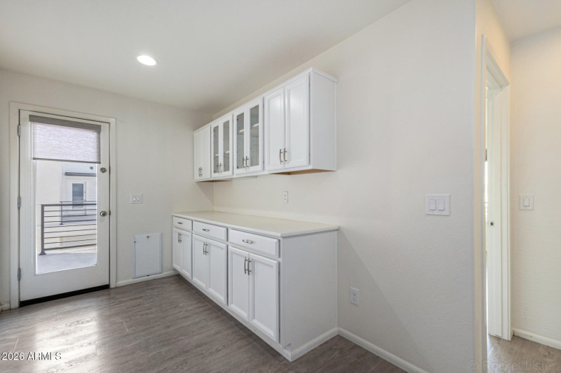 Upstairs hallway/baclony facing