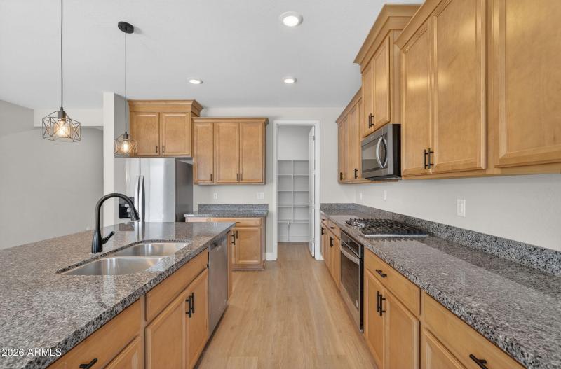 36861 N. Moyle Street