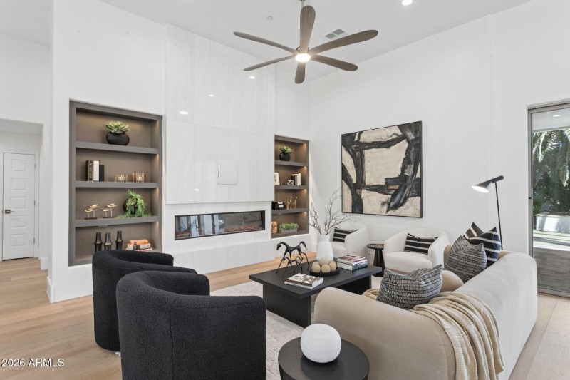 12-web-or-mls-8713-n-80th-pl