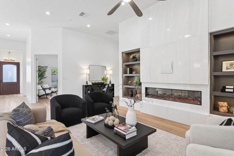 14-web-or-mls-8713-n-80th-pl