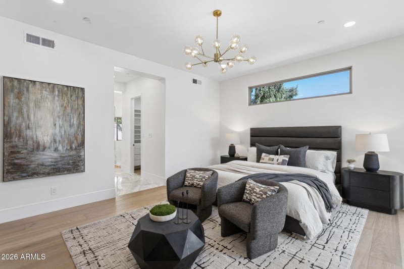 18-web-or-mls-8713-n-80th-pl