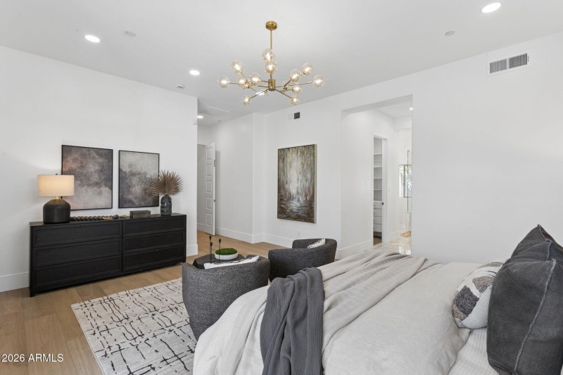 19-web-or-mls-8713-n-80th-pl