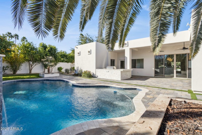 25-web-or-mls-8713-n-80th-pl