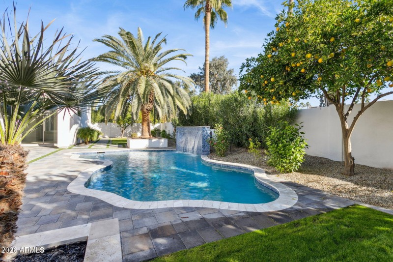 26-web-or-mls-8713-n-80th-pl