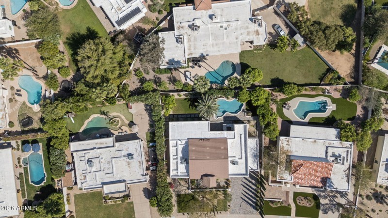 36-web-or-mls-8713-n-80th-pl