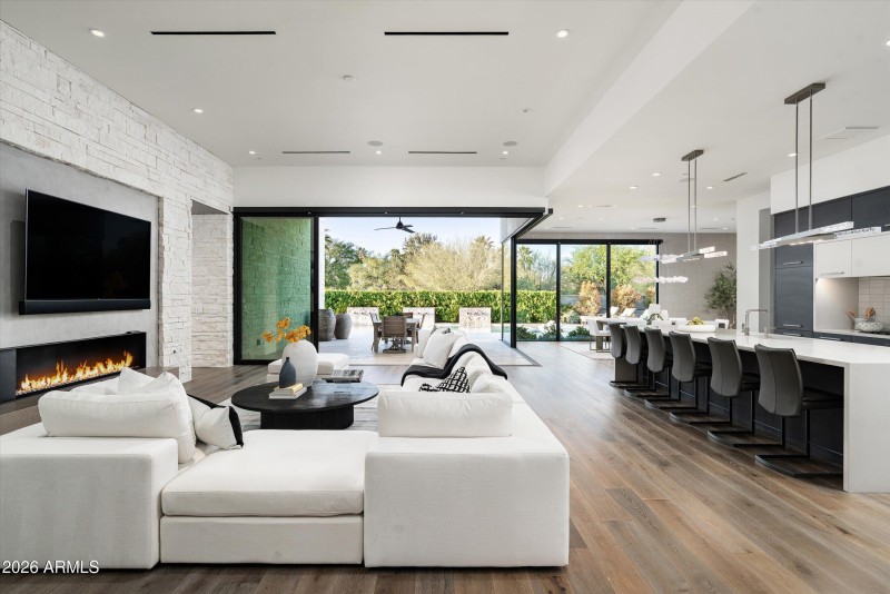 05-6838 E Joshua tree ln (5 of 38)