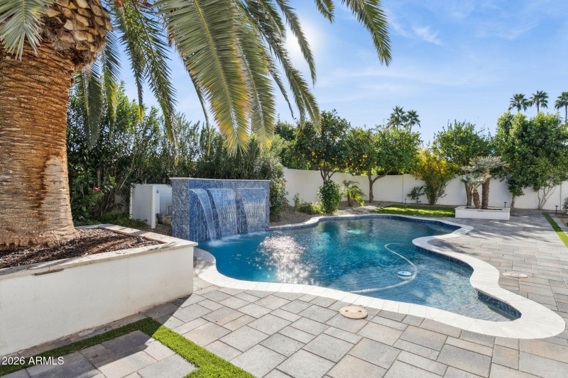 24-web-or-mls-8713-n-80th-pl