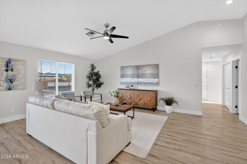 12-web-or-mls-037W Moon Dust Trl