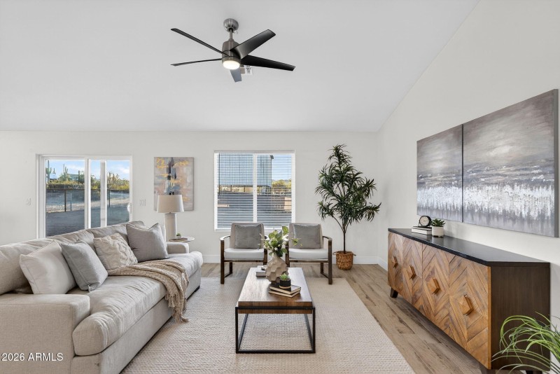 14-web-or-mls-040W Moon Dust Trl