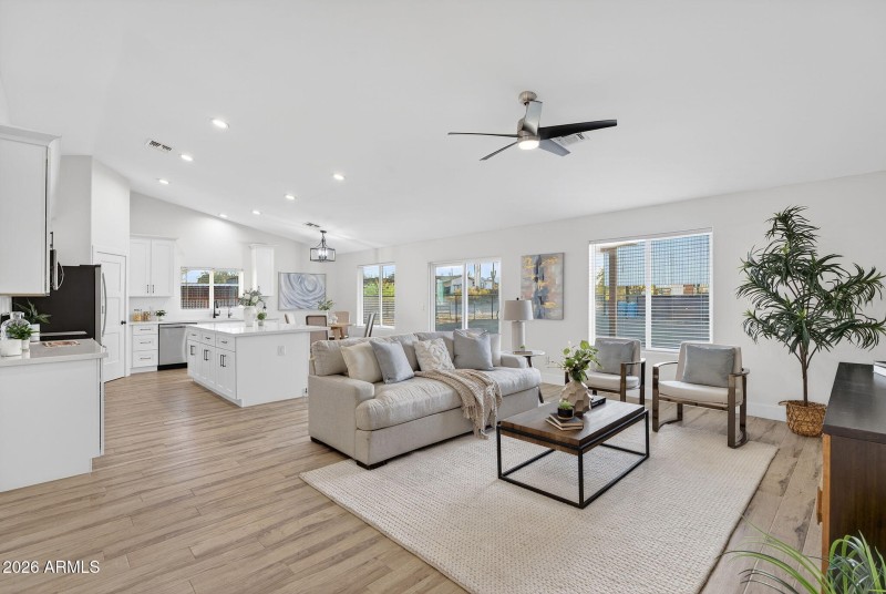 15-web-or-mls-036W Moon Dust Trl