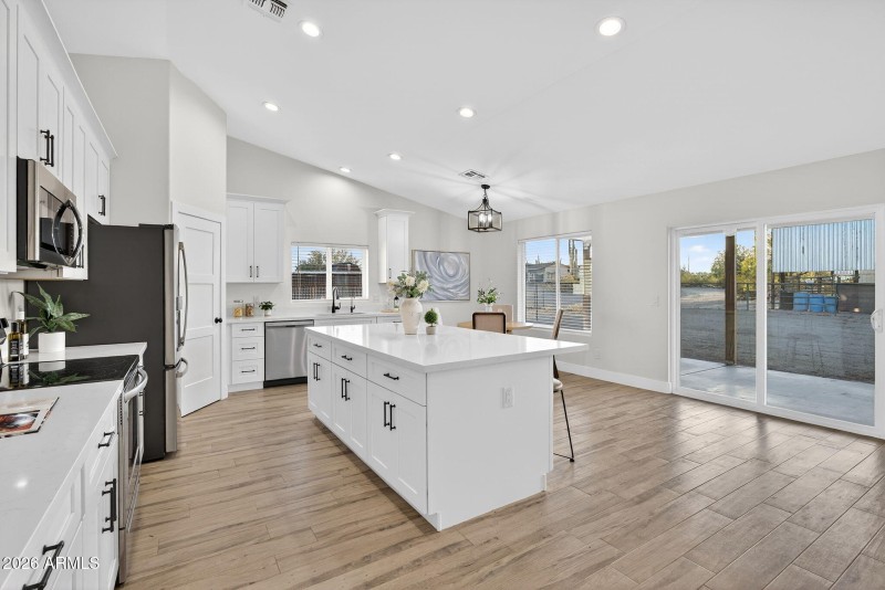 16-web-or-mls-042W Moon Dust Trl