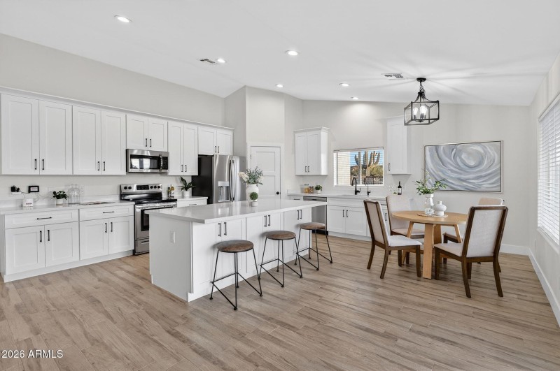 18-web-or-mls-041W Moon Dust Trl