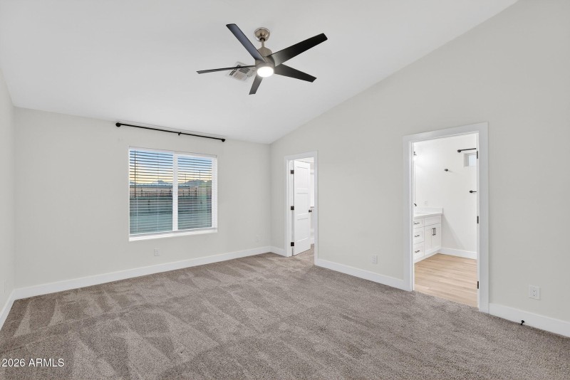 24-web-or-mls-070W Moon Dust Trl