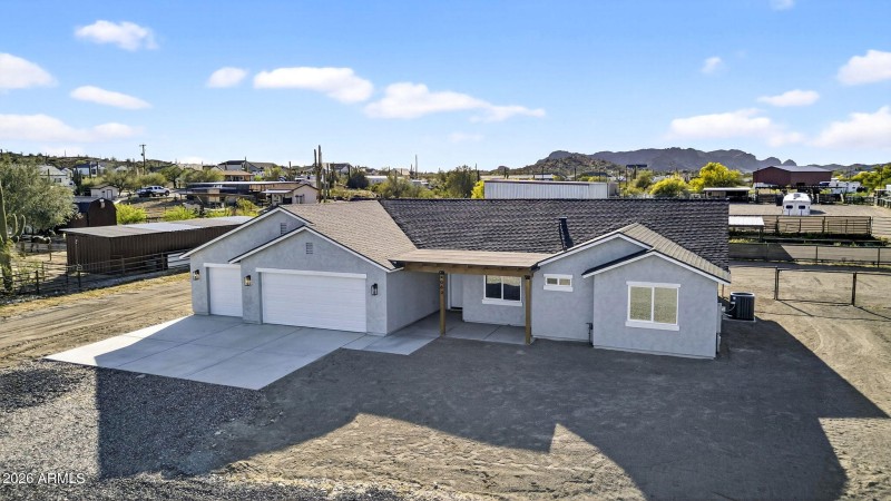 53-web-or-mls-003W Moon Dust Trl