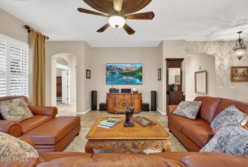 11-web-or-mls-43E Dubois Ave